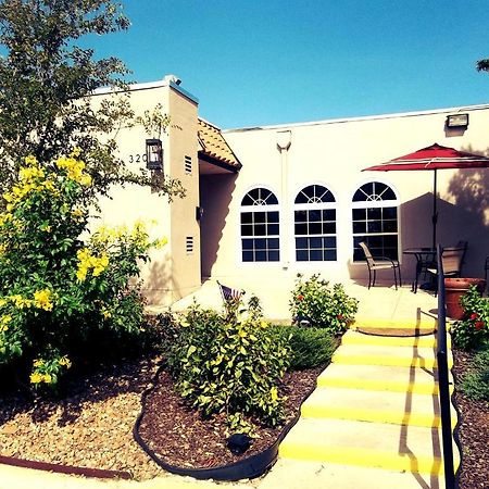 Knights Inn Pearsall Exterior photo
