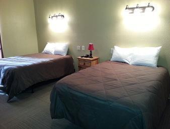 Knights Inn Pearsall Room photo